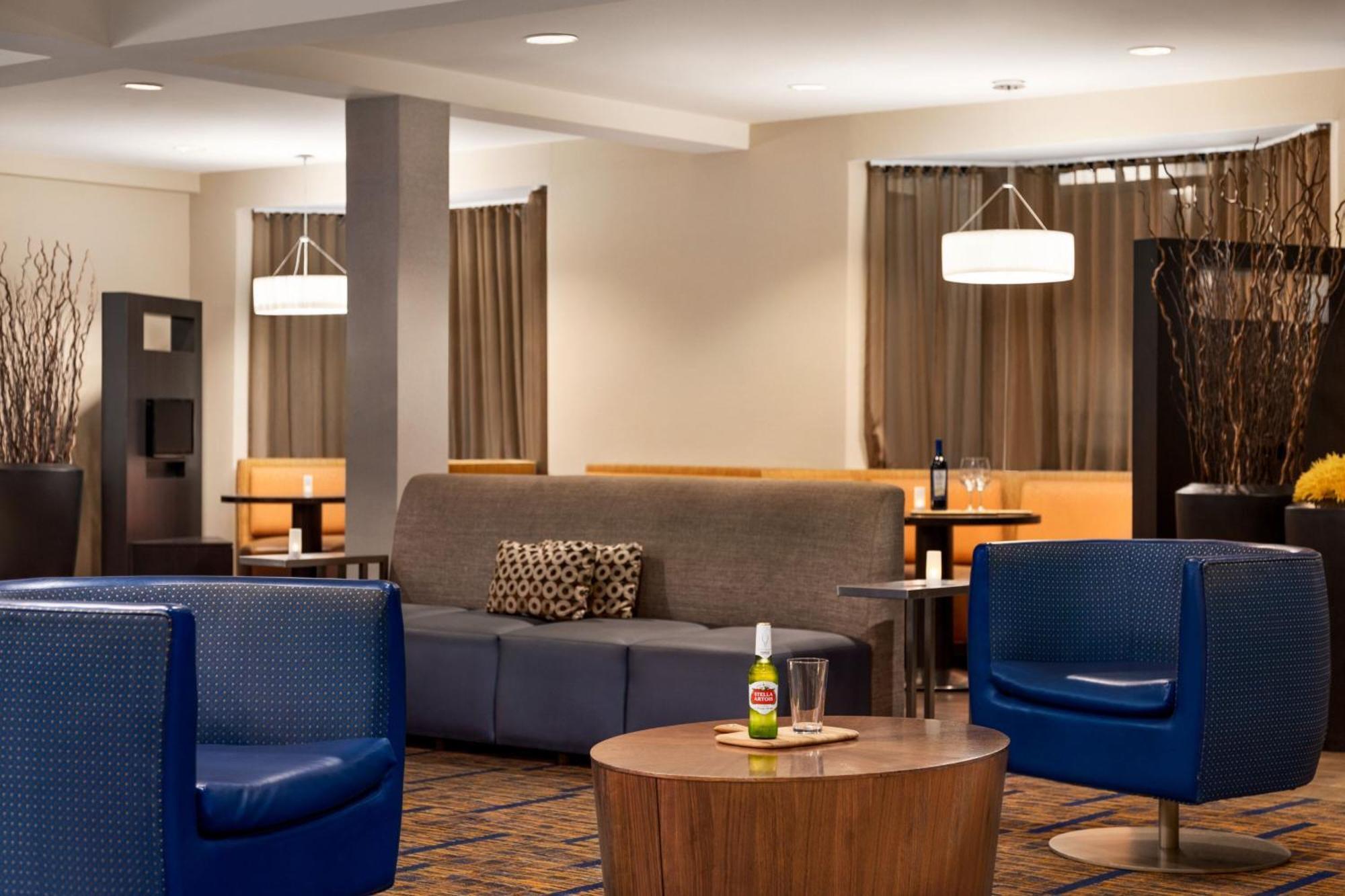 Courtyard Houston Sugar Land/Stafford Hotel Exterior foto