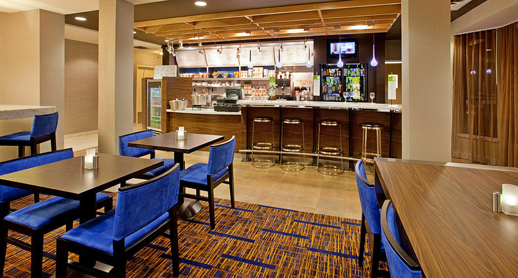 Courtyard Houston Sugar Land/Stafford Hotel Exterior foto